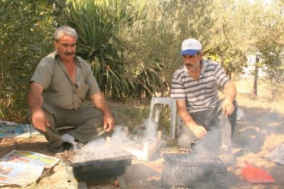 BAYRAMİÇ KÖYÜNDE BALIK ZİYAFETİ